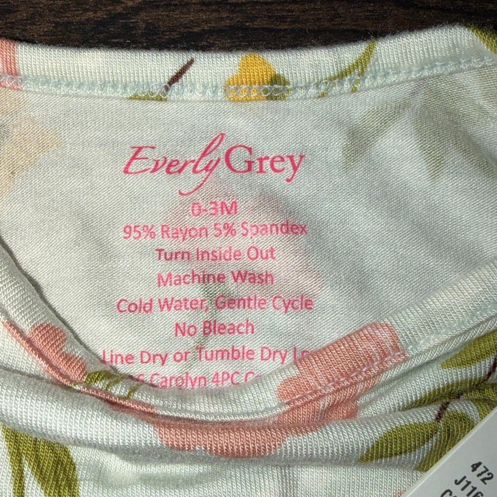 NWT Everly Grey Carnation Print Sleep Sack and Hat - Picture 5 of 5